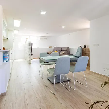 Holiday home Amazing In With Wifi *
